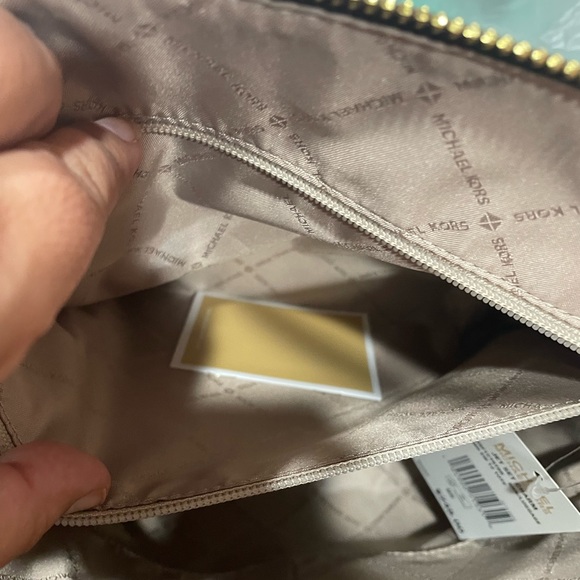 NWT Michael Kors Jet Set Charm Bag - Picture 7 of 10